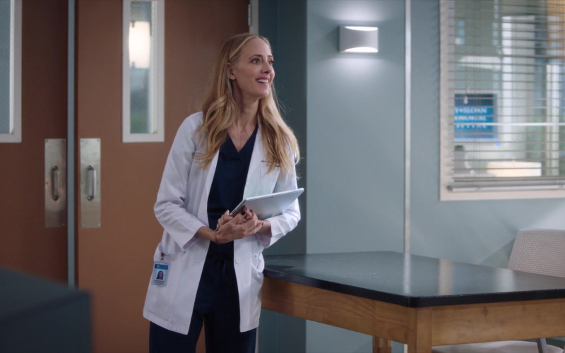 #496 – ProductPlacementBlog.com – Grey's Anatomy S21E02 (2024) – Product Placement Tracking (Timecode – 00h 08m 15s)