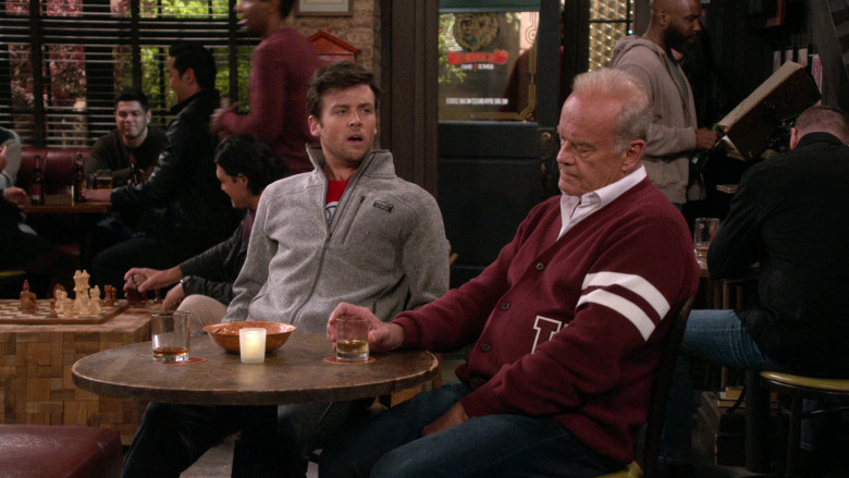 L.L.Bean Jacket in Frasier S02E07 "My Brilliant Sister" (2024) - 600609