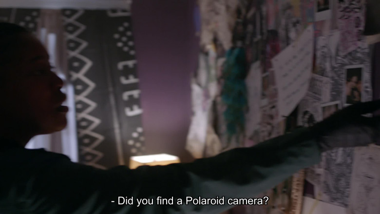 Polaroid Camera (Verbal) in Chicago P.D. S12E05 "Water and Honey" (2024) - 600447