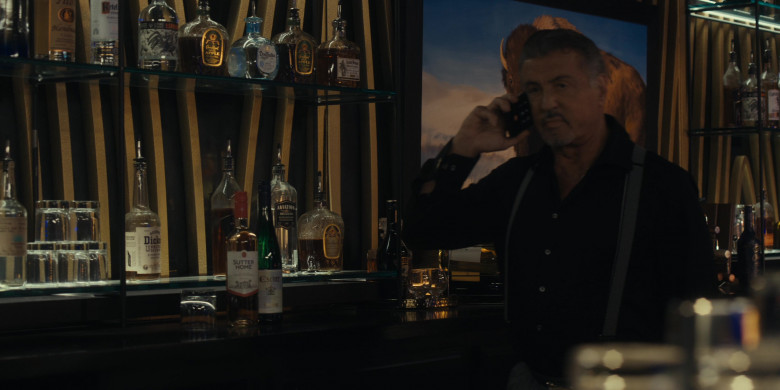 Tito's Vodka, Ketel One, Espolon, Crown Royal WHisky, Don Julio, Captain Morgan, Casamigos, George Dickel Tennessee Whisky, Sutter Home, Aviation Gin, Baileys in Tulsa King S02E07 "Life Support" (2024) - 604447