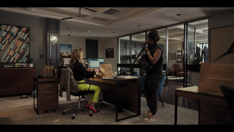 Nike Air Jordan Sneakers in The Lincoln Lawyer S03E04 "Rearview Blindspots" (2024) - 593134