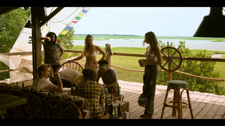 Pabst Blue Ribbon and Stella Artois Beer in Outer Banks S04E02 "Blackbeard" (2024) - 586818