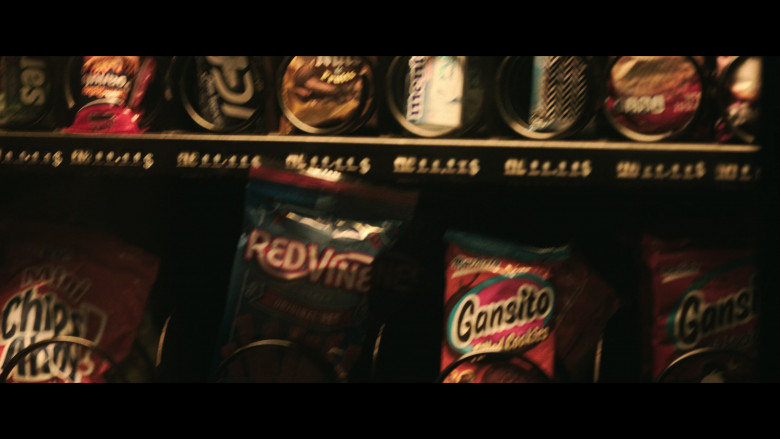 Nabisco Mini Chips Ahoy! and Red Vines in Grotesquerie S01E07 "Unplugged" (2024) - 595560