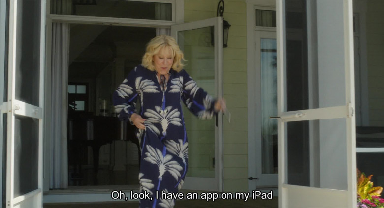 Apple iPad (Verbal) in The Fabulous Four (2024) - 587533