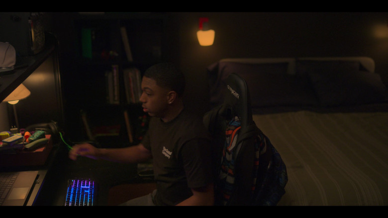 Altoids and GTRacing Gaming Chair in Reasonable Doubt S02E09 "Who You Wit" (2024) - 587168