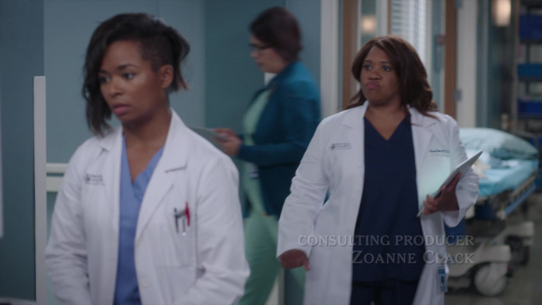 Microsoft Surface (Scene 6) Tablet + Microsoft Windows 11 OS in Grey's Anatomy S21E04 "This One's for the Girls" (2024) - 595422