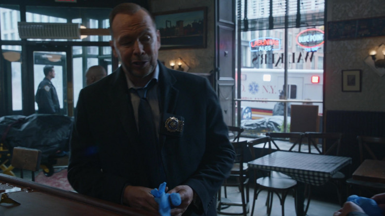 Lagunitas and Blue Point Brewery Signs in Blue Bloods S14E12 "Without Fear or Favor" (2024) - 603515