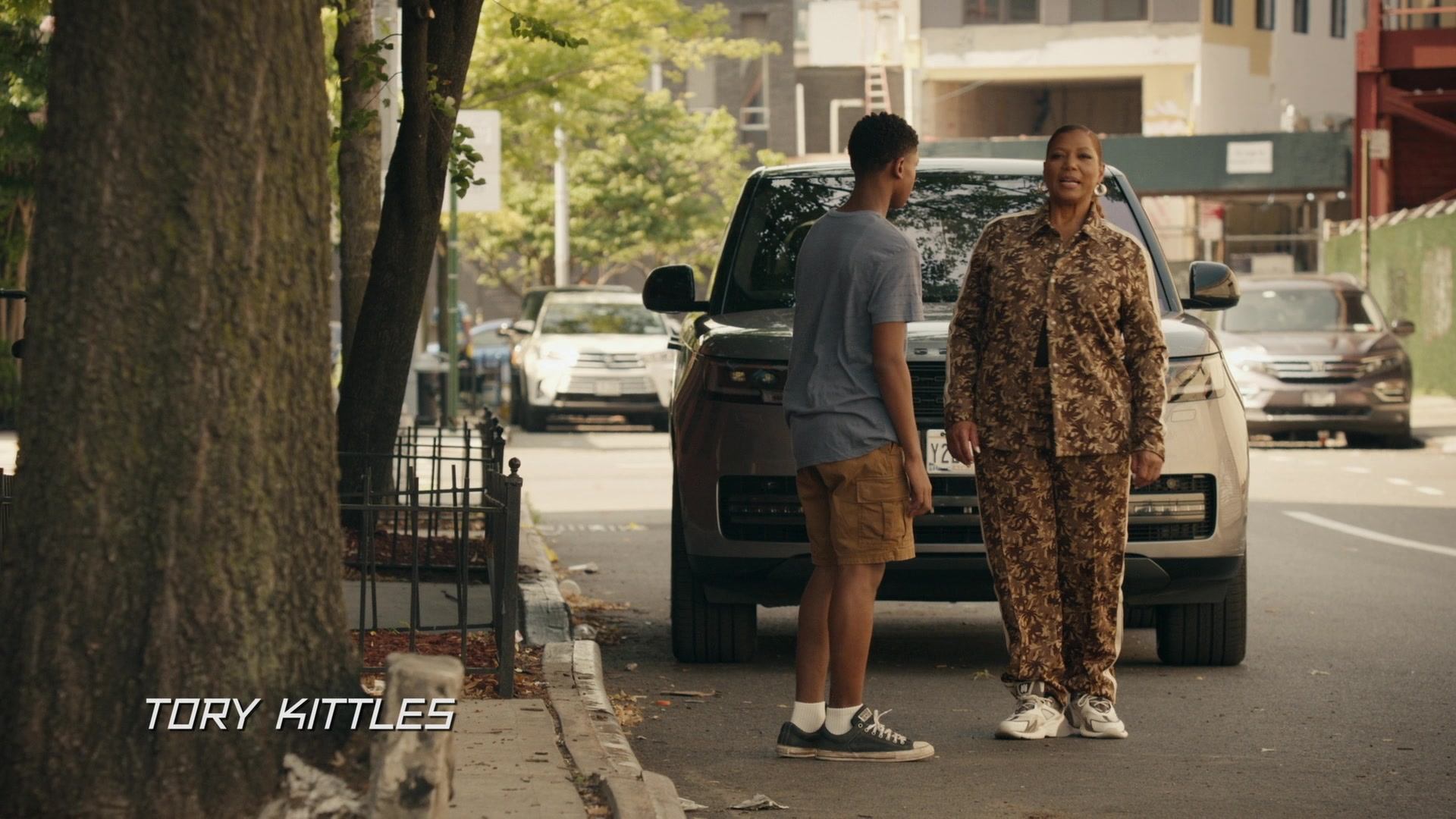 Converse Shoes In The Equalizer S05E01 "The Lost Ones" (2024)