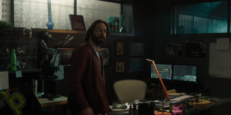 Dell Laptop in Tulsa King S02E04 "Heroes & Villains" (2024) - 583668