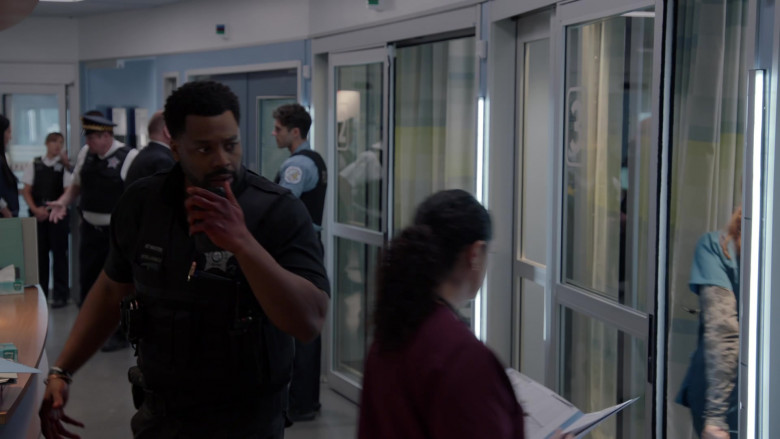 Kleenex Tissues in Chicago P.D. S12E02 "Blood Bleeds Blue" (2024) - 581492