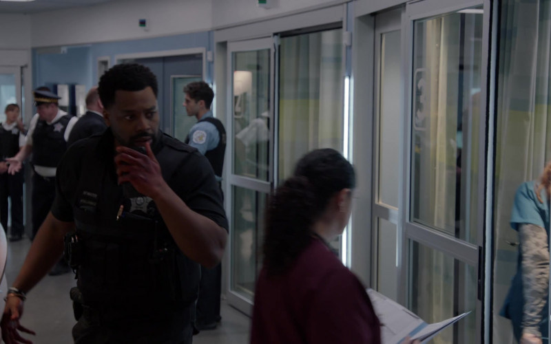 #877 – ProductPlacementBlog.com – Chicago P.D. S12E02 (2024) – Product Placement Tracking (Timecode – 00h 14m 36s)