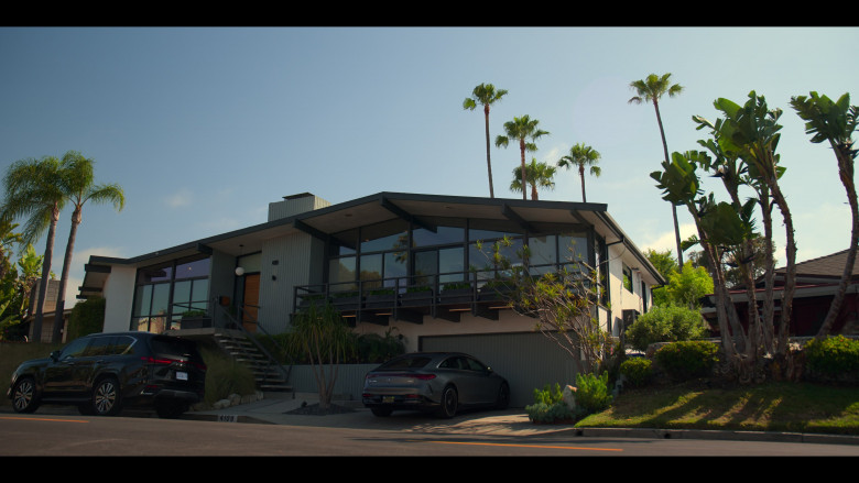 Lexus SUV and Mercedes-Benz EQS Car in Reasonable Doubt S02E08 "Change the Game" (2024) - 581815