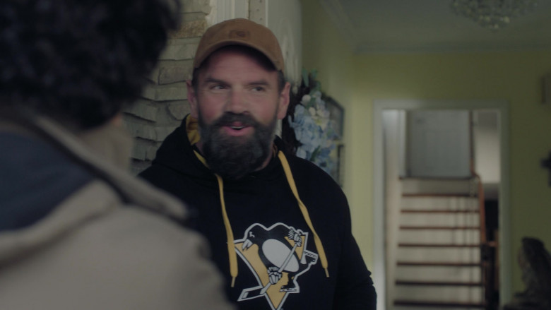 Carhartt Cap in The Pradeeps of Pittsburgh S01E02 "Interrogation Log #2" (2024) - 594215