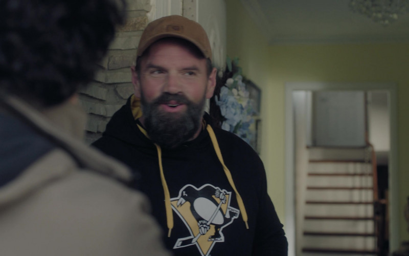 #886 – ProductPlacementBlog.com – The Pradeeps of Pittsburgh S01E02 (2024) – Product Placement Tracking (Timecode – 00h 14m 45s)