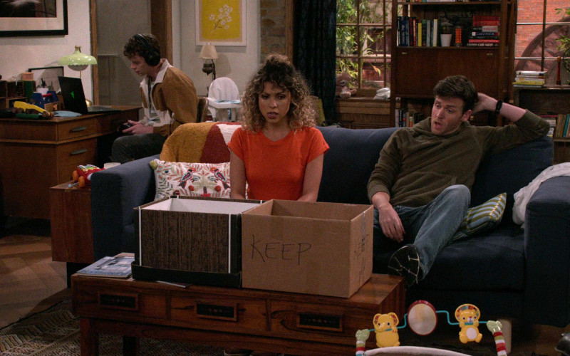 #895 – ProductPlacementBlog.com – Frasier S02E04 (2024) – Product Placement Tracking (Timecode – 00h 14m 54s)