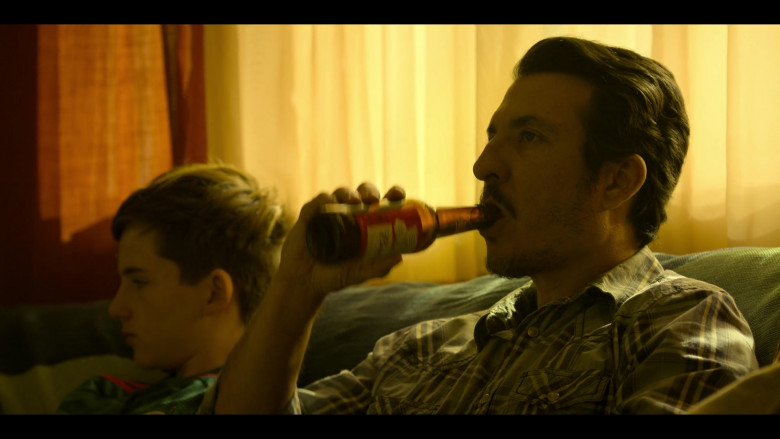 Budweiser Beer in Outer Banks S04E03 "The Lupine Corsairs" (2024) - 586895