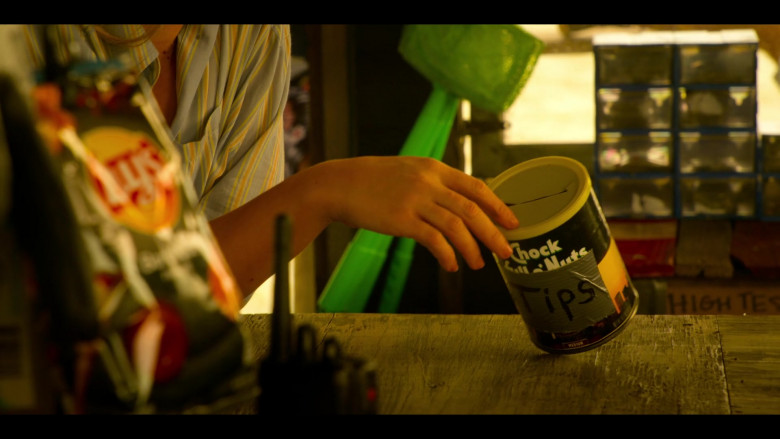 Lay's Chips and Chock Full O Nuts Coffee in Outer Banks S04E01 "The Enduro" (2024) - 586674