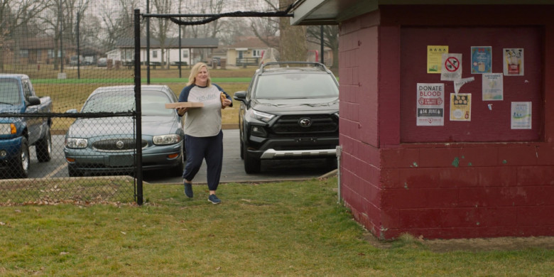 Toyota Car in Somebody Somewhere S03E02 "Dinky Dinkies" (2024) - 608857