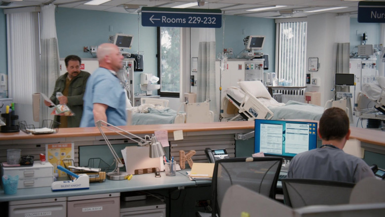 Cisco Phones in St. Denis Medical S01E01 "Welcome to St. Denis" (2024) - 618554