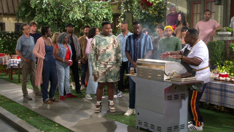 Adidas and Nike Sneakers in The Neighborhood S07E04 "Welcome to the Great Beyond" (2024) - 616824