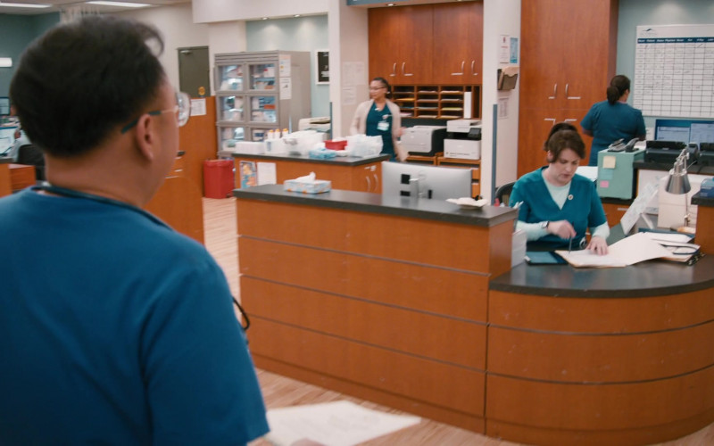 #1087 – ProductPlacementBlog.com – St. Denis Medical S01E04 (2024) – Product Placement Tracking (Timecode – 00h 18m 06s)