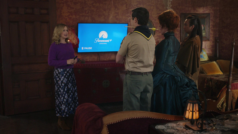 Paramount Plus subscription video on-demand over-the-top streaming service in Ghosts S04E04 "The Work Retreat" (2024) - 613106