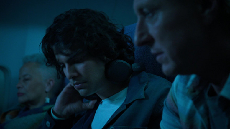 Sony Headphones in Cobra Kai S06E08 "Snakes on a Plane" (2024) - 620633