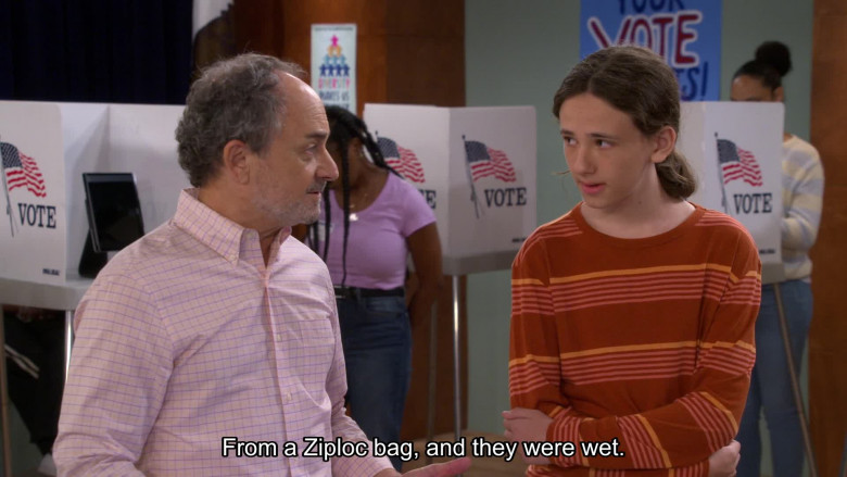 Ziploc (Verbal) in The Neighborhood S07E03 "Welcome to the Vote" (2024) - 610477