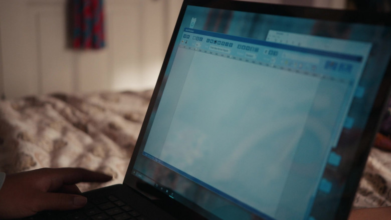 Microsoft Surface Laptop (?) in The Equalizer S05E04 "Sacrifice" (2024) - 623967