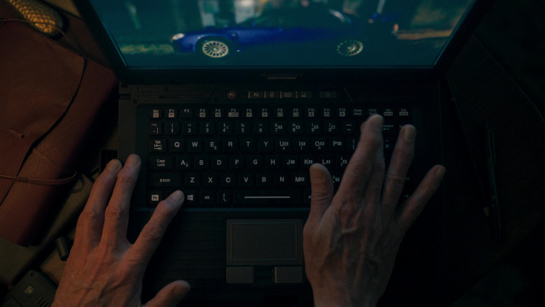 Microsoft Windows Logo (Keyboard) (Scene 2) in The Devil's Hour S02E03 "Something Beginning With D" (2024) - 617525