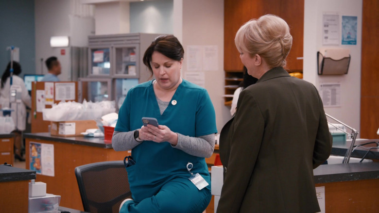 Apple Watches in St. Denis Medical S01E02 "A Very Robust Personal Life" (2024) - 618865