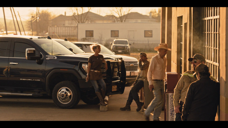 Chevrolet Car in Landman S01E01 "Landman" (2024) - 622506