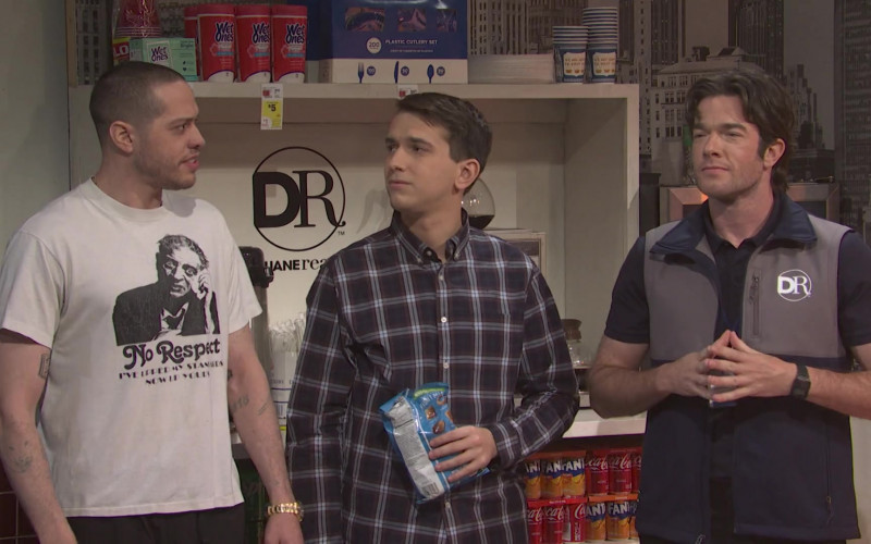 #1951 – ProductPlacementBlog.com – Saturday Night Live S50E05 (2024) – Product Placement Tracking (Timecode – 00h 32m 30s)