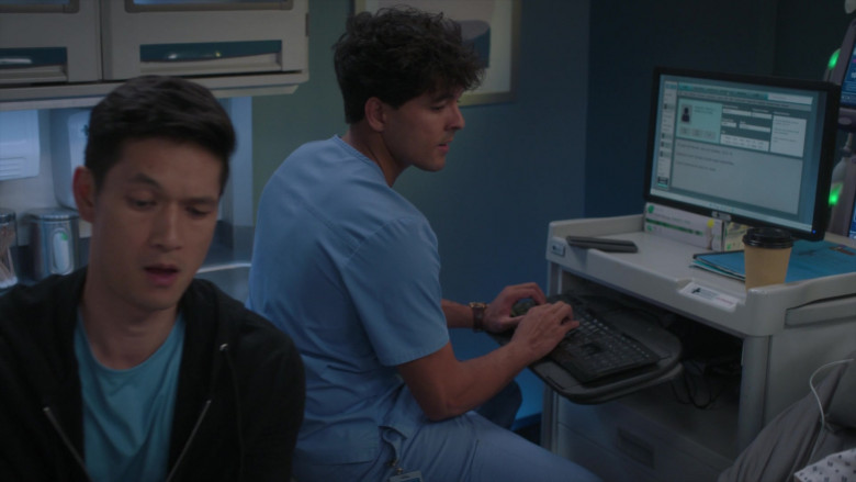 Microsoft (Scene 9) Windows OS and Surface Tablet in Grey's Anatomy S21E07 "If You Leave" (2024) - 621374