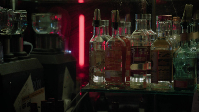 Absolut Vodka and Tito's Vodka in High Potential S01E07 "One of Us" (2024) - 618213