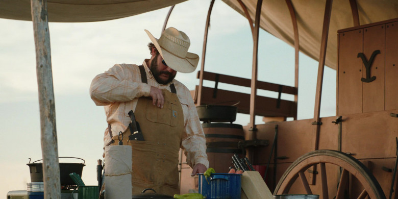 Carhartt Work Apron in Yellowstone S05E09 "Desire Is All You Need" (2024) - 616272