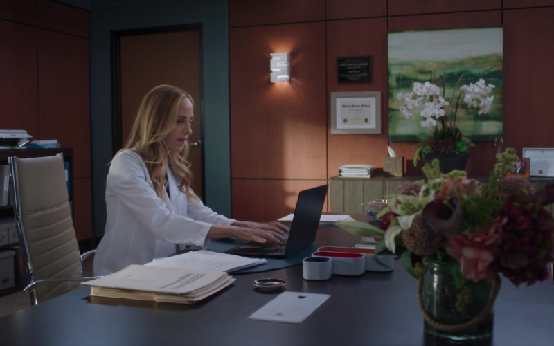 #2237 – ProductPlacementBlog.com – Greys Anatomy S21E06 (2024) – Product Placement Tracking (Timecode – 00h 37m 16s)