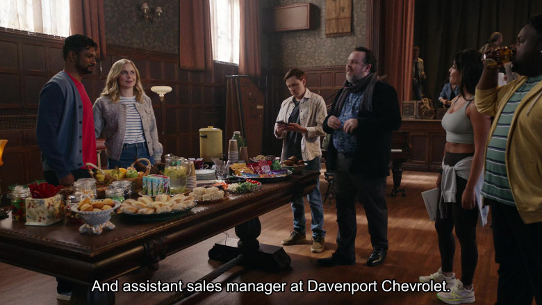 Chevrolet (Verbal) in Ghosts S04E05 "A Star Is Dead" (2024) - 621235