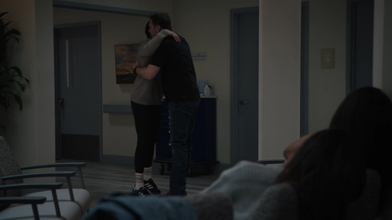 Adidas Sneakers in 9-1-1 - Lone Star S05E07 "Kiddos" (2024) - 616366