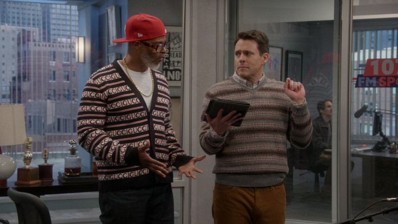 Gucci Cardigan and New Era Cap in Poppa's House S01E03 "Podcast" (2024) - 609641