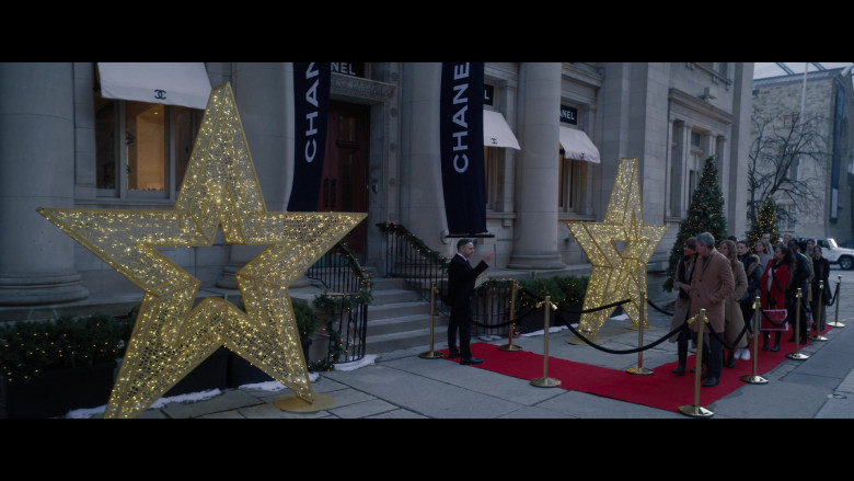 Chanel Store in Meet Me Next Christmas (2024) - 611479