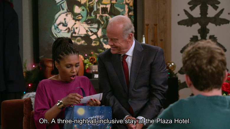 Plaza Hotel (Verbal) in Frasier S02E10 "Father Christmas" (2024) - 620412