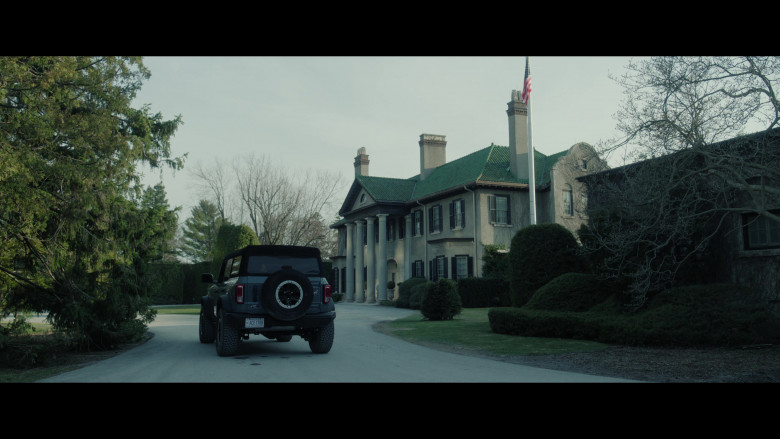 Ford Bronco Car in Cross S01E06 "A Bang, Not a Whimper" (2024) - 620073