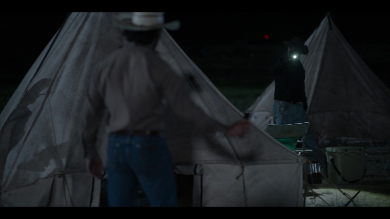 Coleman Outdoor Folding Chairs in Yellowstone S05E10 "The Apocalypse of Change" (2024) - 624274