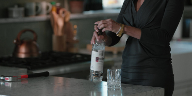 Ketel One Vodka in Yellowstone S05E11 "Three Fifty-Three" (2024) - 632379