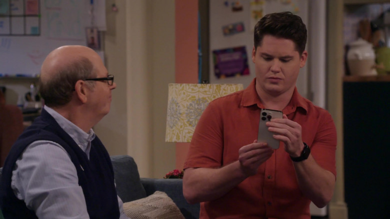 Apple iPhone Smartphone and Apple Watch in Lopez vs Lopez S03E03 "Lopez vs In-Laws" (2024) - 608018