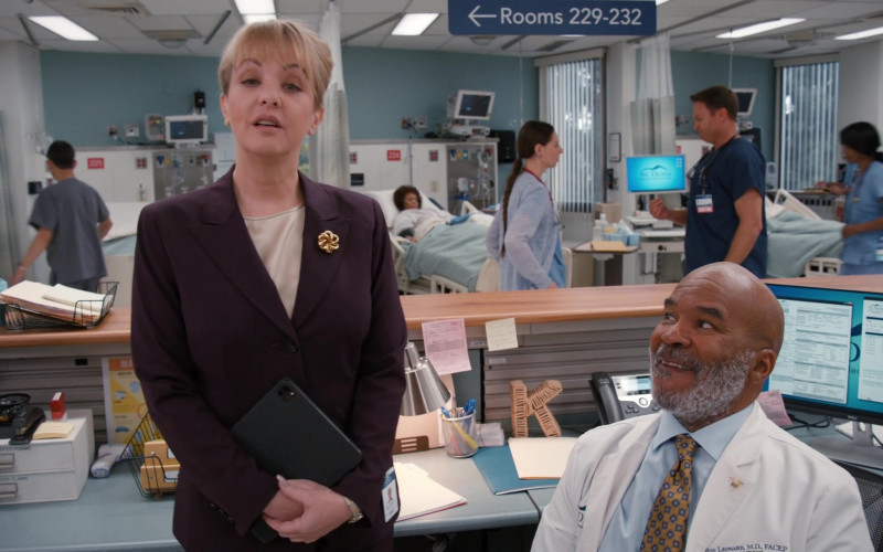 #375 – ProductPlacementBlog.com – St. Denis Medical S01E01 (2024) – Product Placement Tracking (Timecode – 00h 06m 14s)