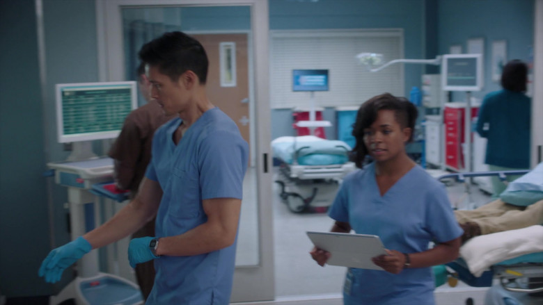 Microsoft Surface (Scene 4) Tablet in Grey's Anatomy S21E06 "Night Moves" (2024) - 613225