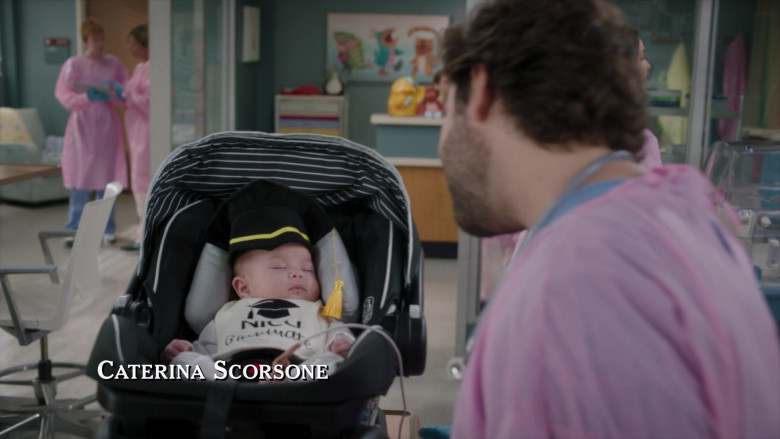 Microsoft (Scene 2) Surface Tablet in Grey's Anatomy S21E07 "If You Leave" (2024) - 621315