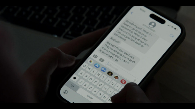 Apple iPhone Smartphone in Sherwood S02E02 (2024) - 617602